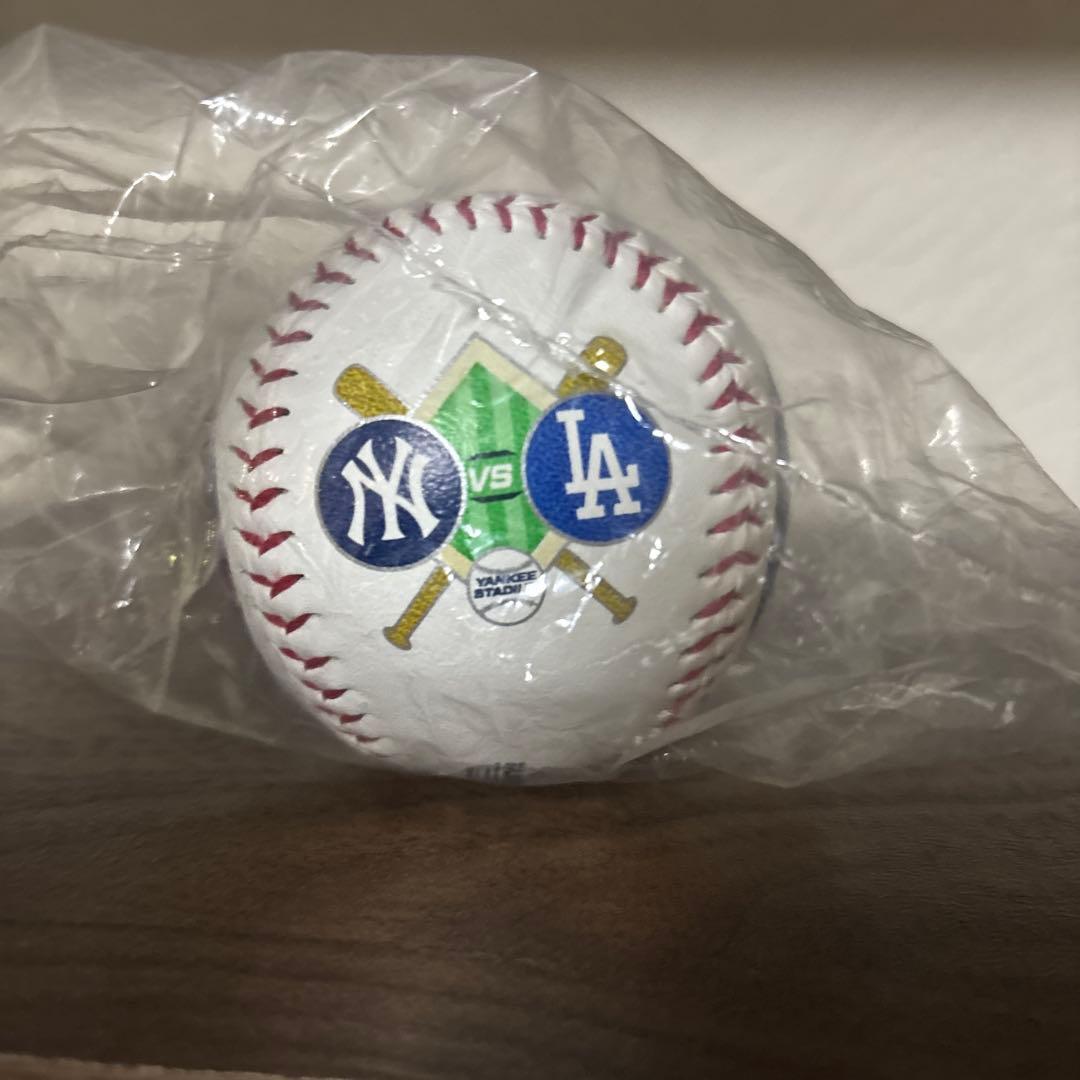 ドジャース　野球ボールケース　記念ボール付き