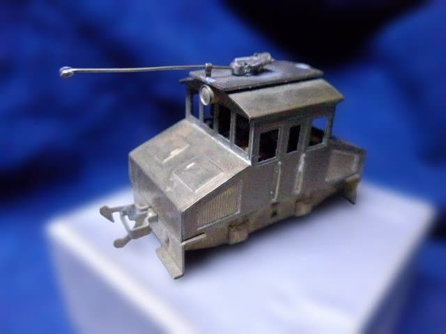 貴重！昔のつぼみ堂模型店のHOゲージの凸型電気機関車。金属製鉄道模型です。﻿