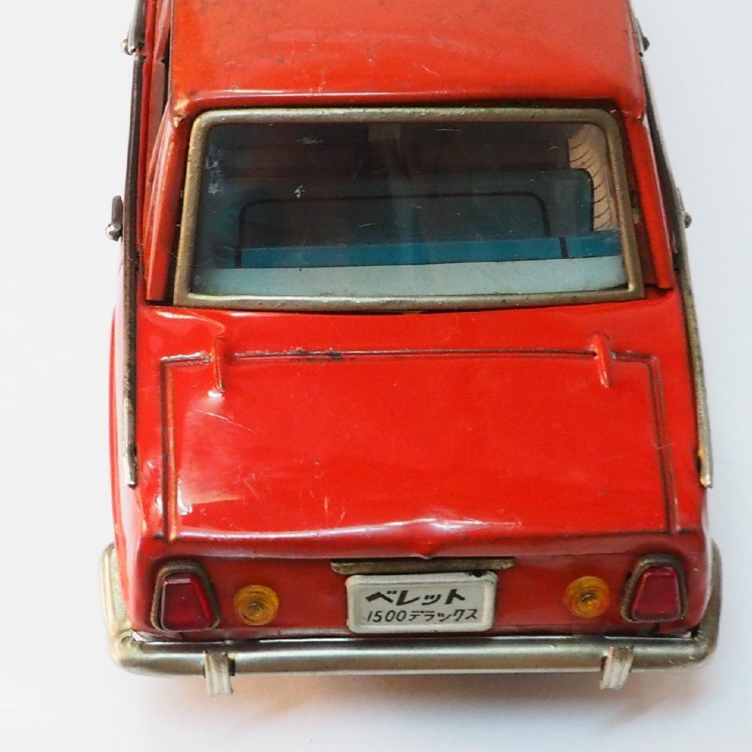 萬代屋【イスズ ベレット 1500 デラックス 赤】ブリキ製ミニカー TIN箱無