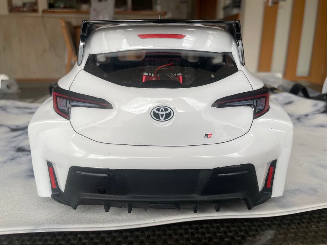 トヨタ GR ヤリス ラジコンモデル ホワイト　レーブd