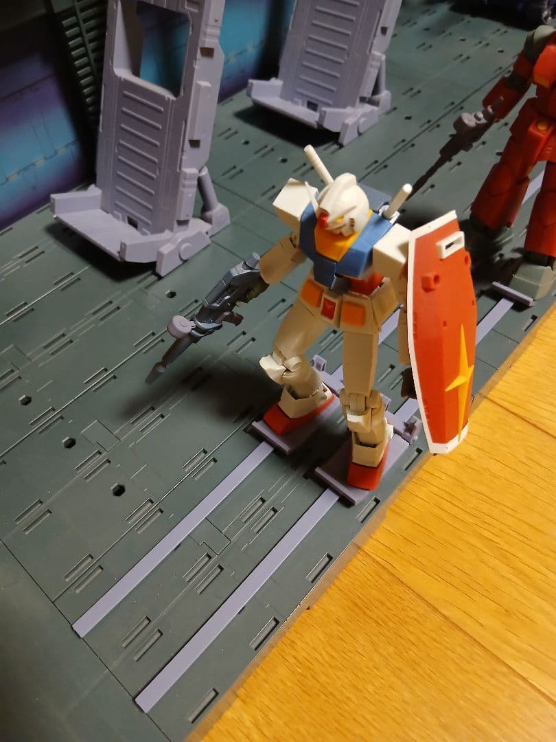 ロボット魂　ジオラマ　ガンダム フィギュア 1/144 スケール