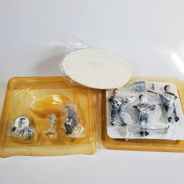 ビートルズ 　THE BEATLES フィギュア KEEPSAKE 1994