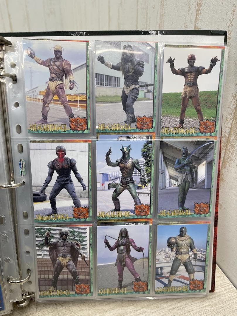 仮面ライダークウガ トレーディングコレクション バインダー カード175枚