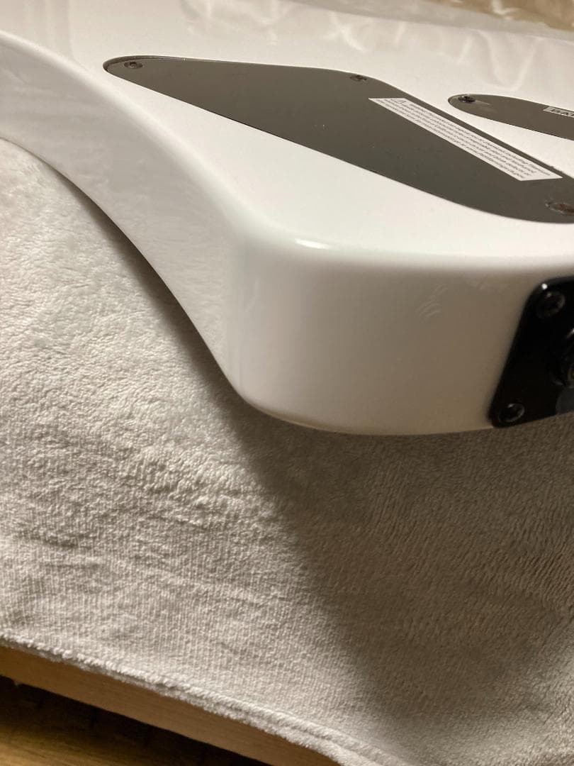 ギター LTD SNAKEBYTE  White