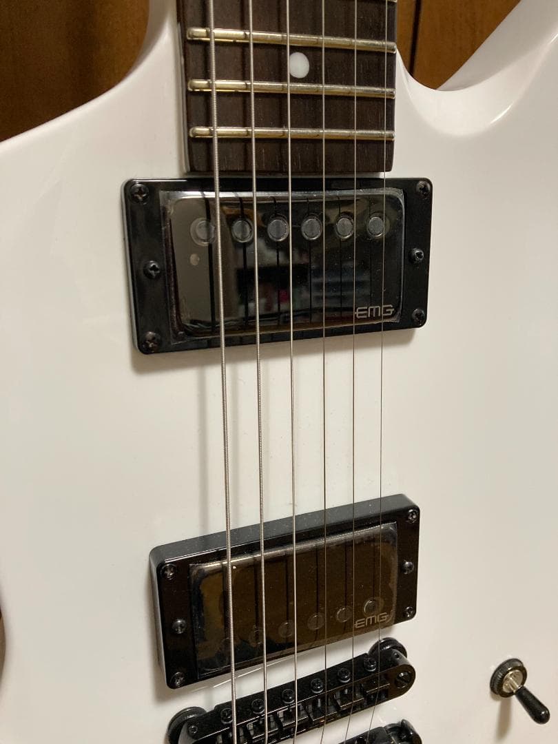 ギター LTD SNAKEBYTE  White