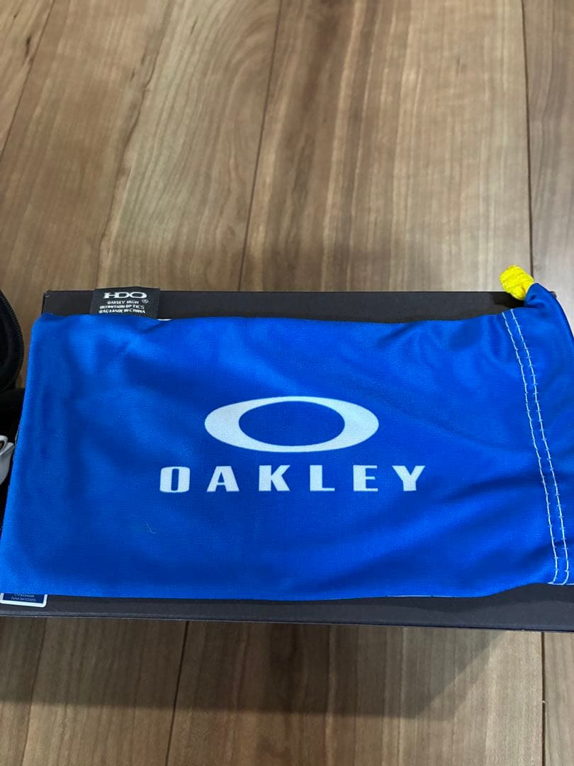 《限定品》OAKLEY サングラス 横浜DeNAベイスターズモデル