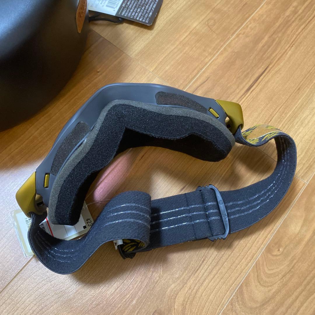 オークリー　クローバー　ゴーグル　ゴールド　ブラック　スノーボード　新品　ケース