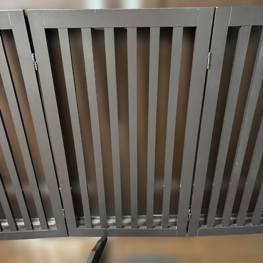 【良品】置くだけ　簡単　木製　折りたたみ式ペットゲート　パーテーション ブラウン