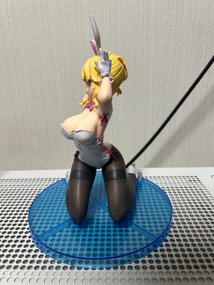 ドルフィンウェーブ 伊澄桐利 ホワイトバニ―Ver. 1/6スケール フィギュア