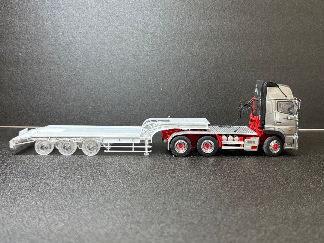 24⭐︎　1/50 3軸ショートトレーラー　重機 建機