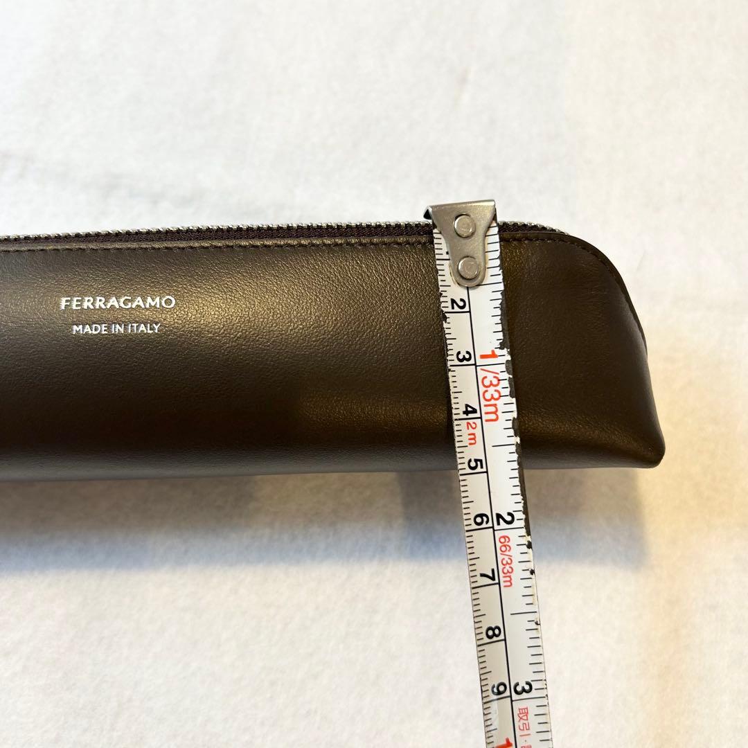 【新品未使用】フェラガモ　FERRAGAMO ブラウン ペンケース　筆箱　茶色