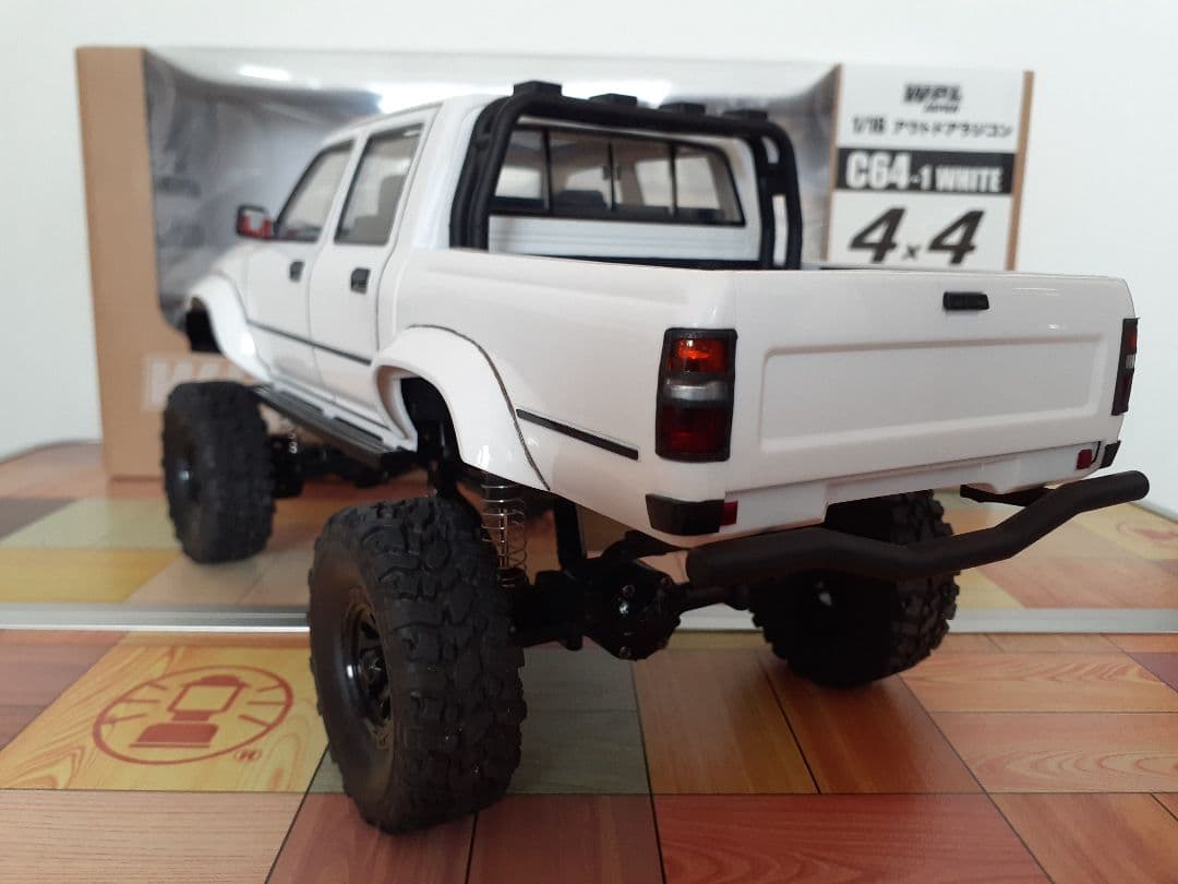 【各部塗り分け済み】WPL JAPAN C64-1 ハイラックスダブルピック 白