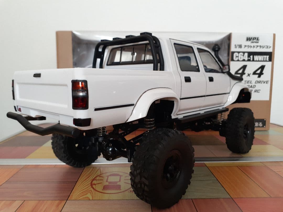 【各部塗り分け済み】WPL JAPAN C64-1 ハイラックスダブルピック 白