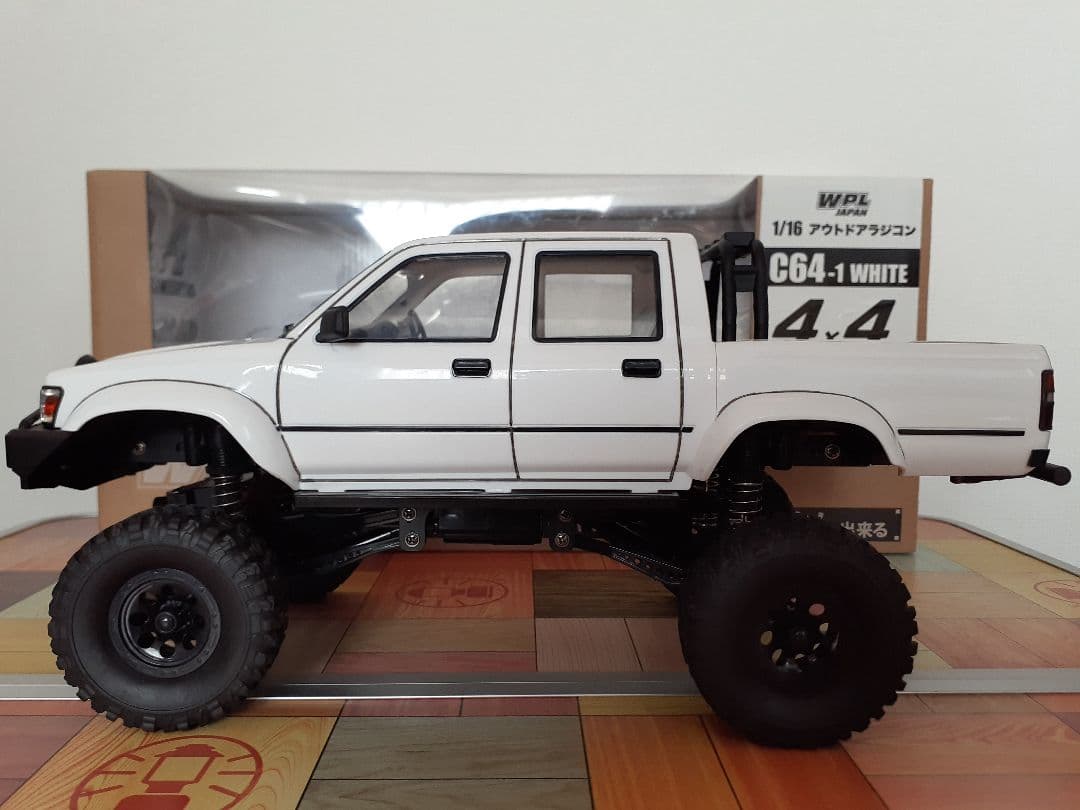 【各部塗り分け済み】WPL JAPAN C64-1 ハイラックスダブルピック 白
