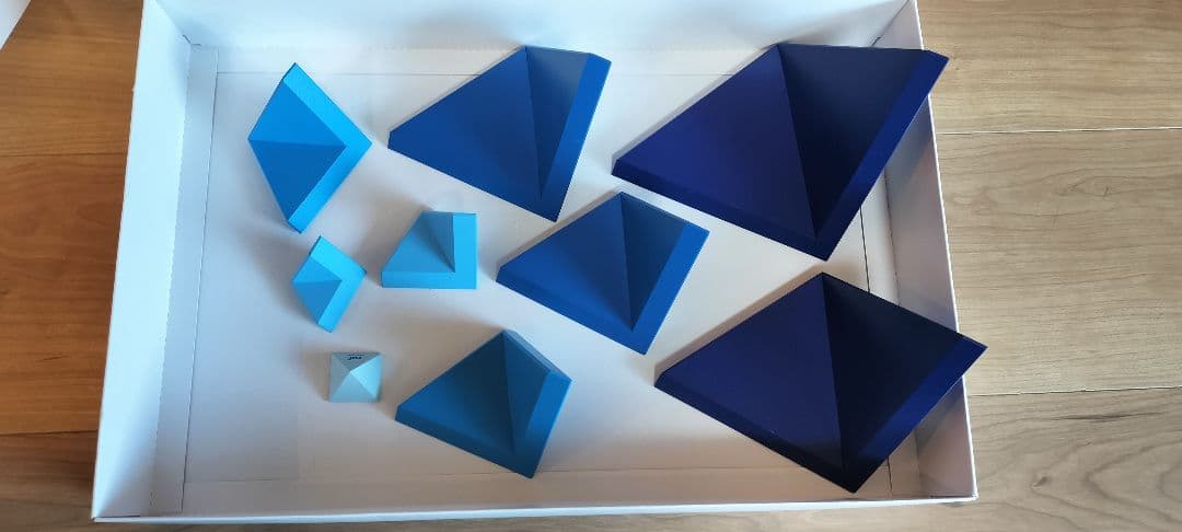 Naef ネフ社　チョープ CHEOP（青） 廃番品