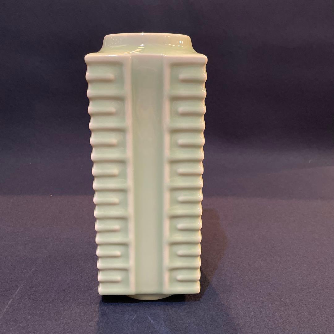 「平戸焼」青磁【横石 嘉助】(造)の『算木 花入』共箱　※美品　花器　花入　花瓶