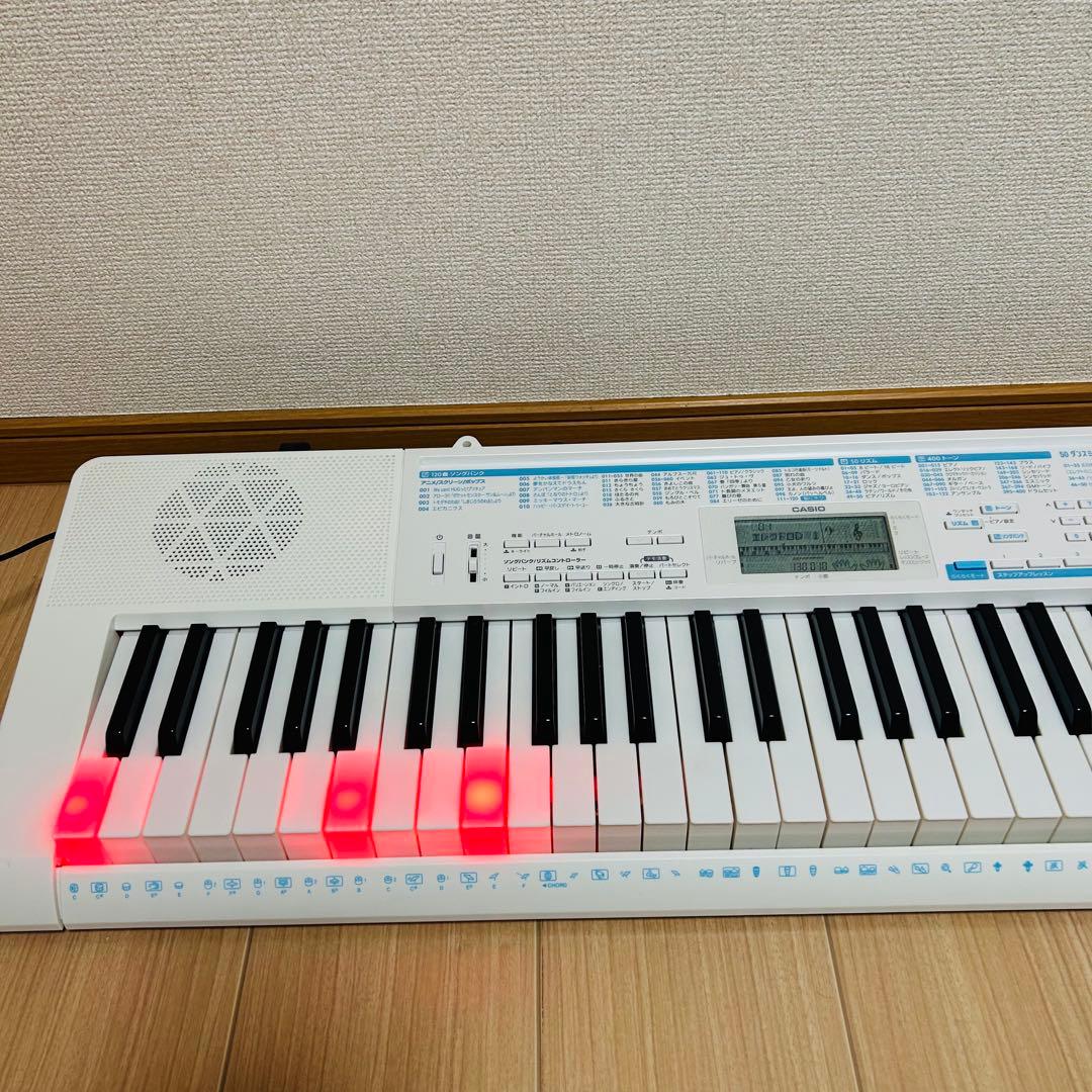 CASIO光ナビゲーションキーボードLK311 電子ピアノ