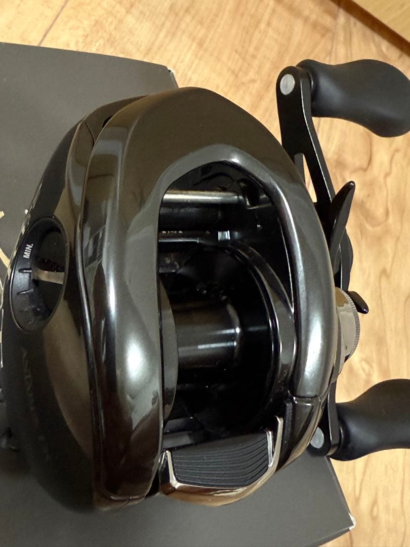 シマノ 23アンタレスDCMD XG 右ハンドル 使用一回のみ