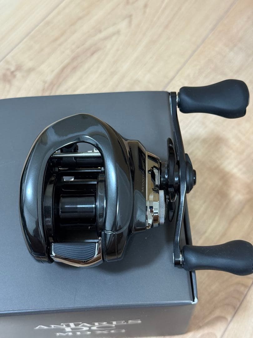シマノ 23アンタレスDCMD XG 右ハンドル 使用一回のみ