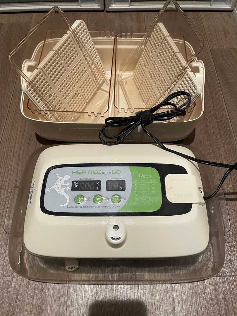 REPTILE max 60 デジタルインキュベーター 孵卵器