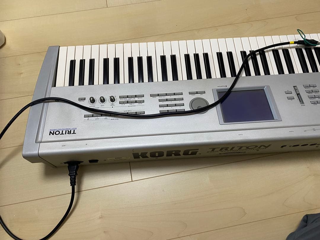 【限定値下げ】 KORG TRITON 音楽ワークステーション61鍵