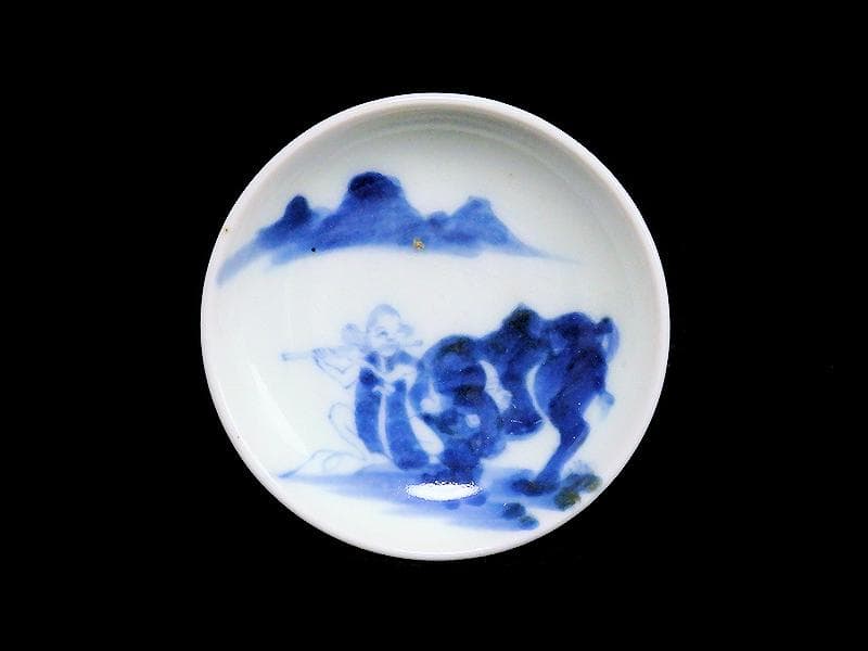 古伊万里　染付　笛吹童子に牛の図　豆皿　C873AS-BWn