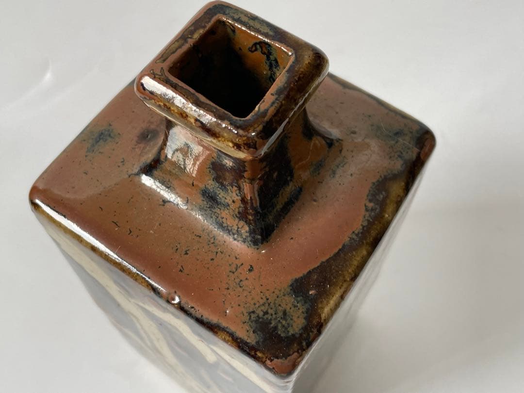 陶芸家　人間国宝　濱田庄司　浜田庄司　？　箱なし　鉄釉　笹文　角瓶　指描　花瓶