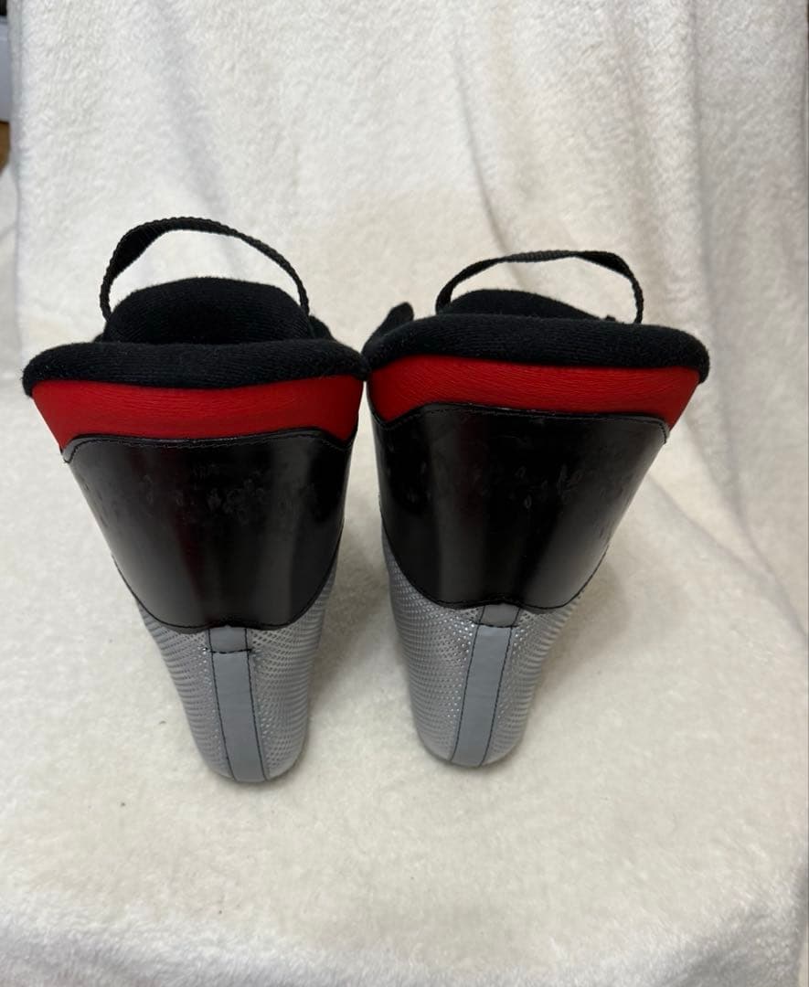 Atomic Hawx Jr4 ジュニア用スキーブーツ