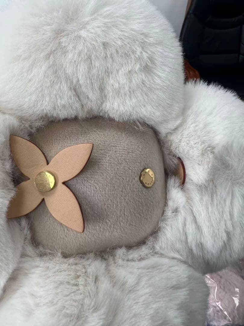 LOUIS VUITTON ルイヴィトン 花型ぬいぐるみ フェイクファー