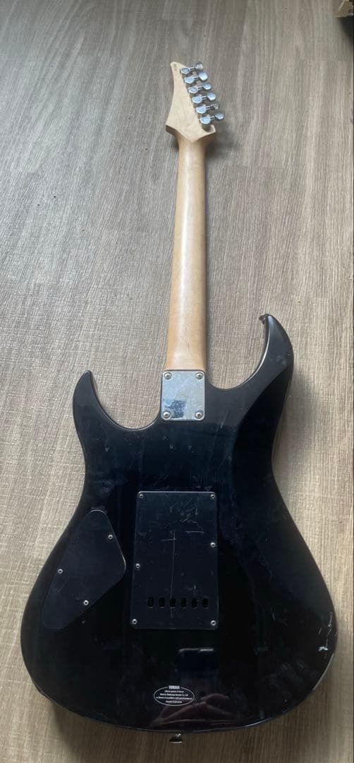 Yamaha エレキギター ブラック hideアート付き