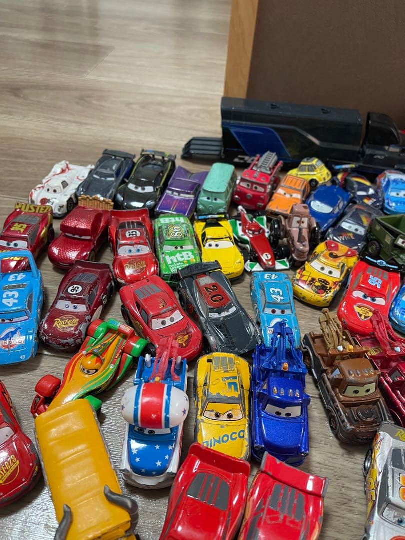 トミカ　カーズ　トーマス　100台以上まとめ売り　（廃盤レア含む）