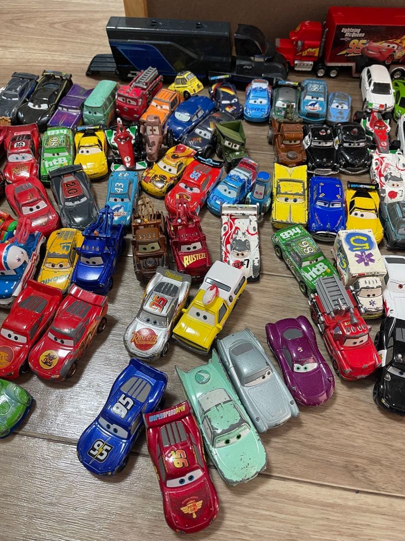 トミカ　カーズ　トーマス　100台以上まとめ売り　（廃盤レア含む）
