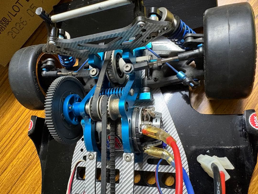 k*6様 ラジコン　RCカー　競技用　カーボンシャシー