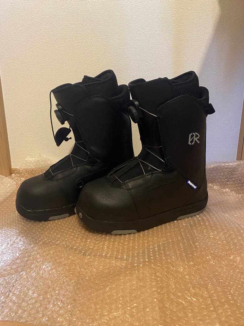 値下げ！ブラック スノーボードブーツ 295/300 ボアシステム