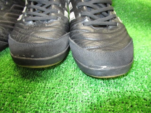 adidas ブラック フットサルシューズ