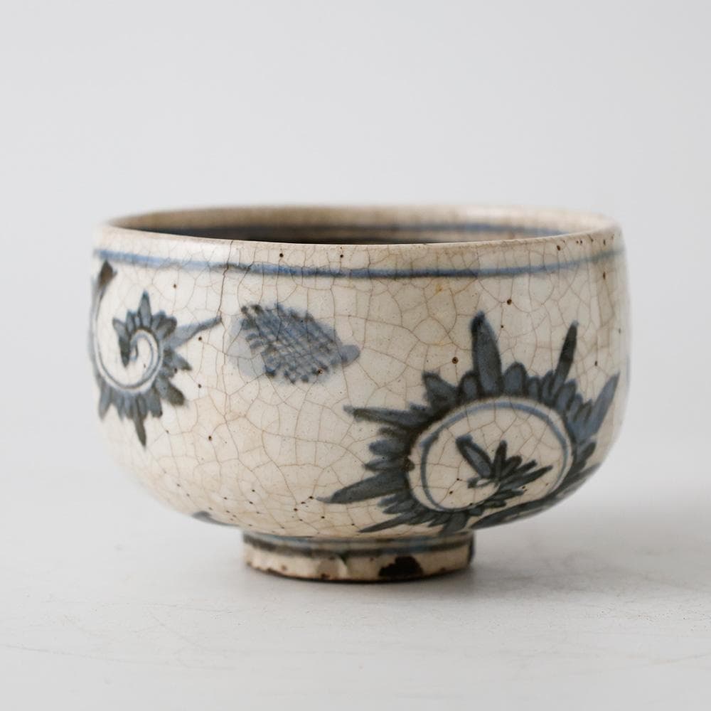 時代物 安南写 染付 花唐草文 茶碗 絞り手 茶道具 抹茶碗