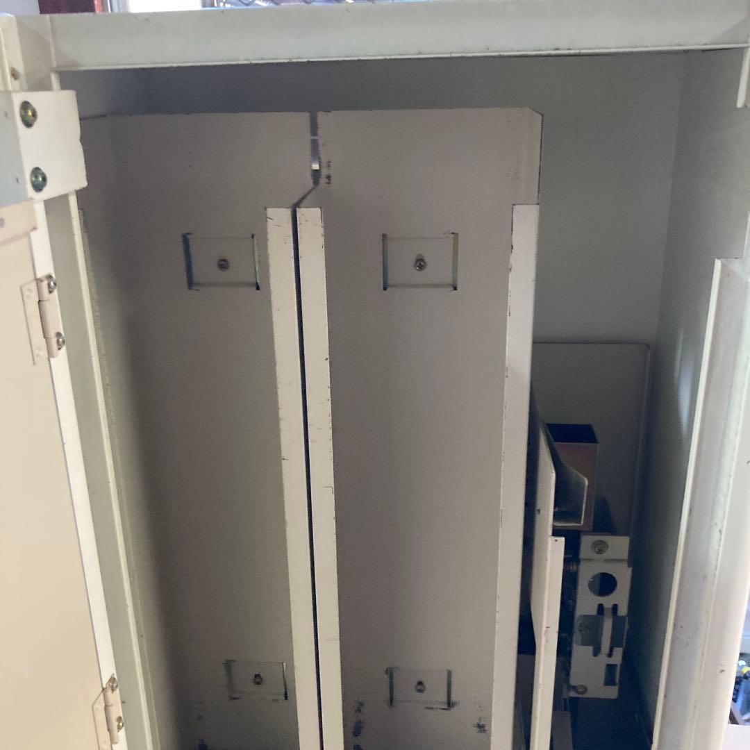 カードガチャ　ガチャ機　ガチャマシン　手動式自動販売機　鍵新品