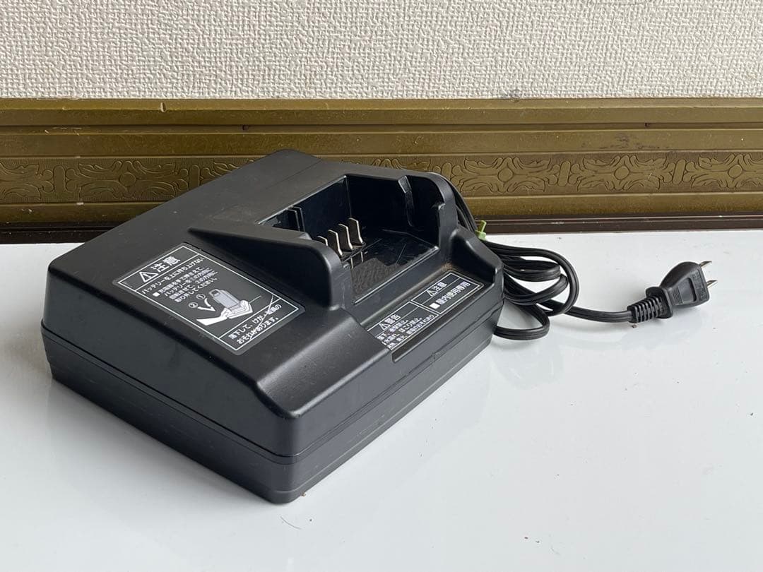 Panasonic NKJ069z1電動自転車用充電器 黒