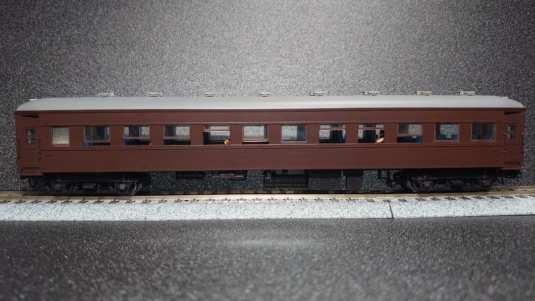 オハフ33・オハ35（茶）KATO HOゲージ 車内灯、着席人形付き
