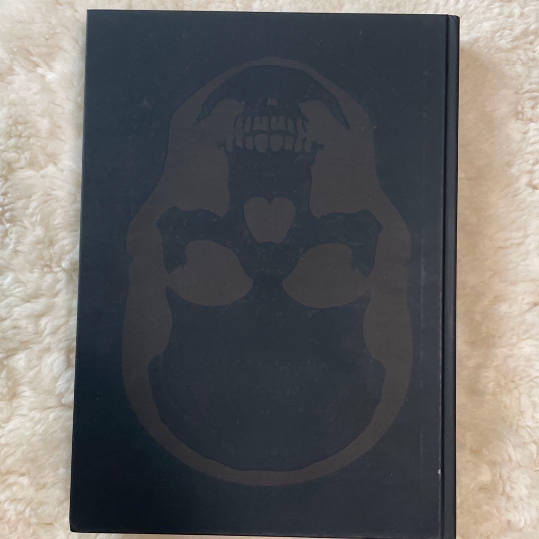 アート・デザイン・音楽 SKULLS IN CONTEMPORARY ART AND DESIGN