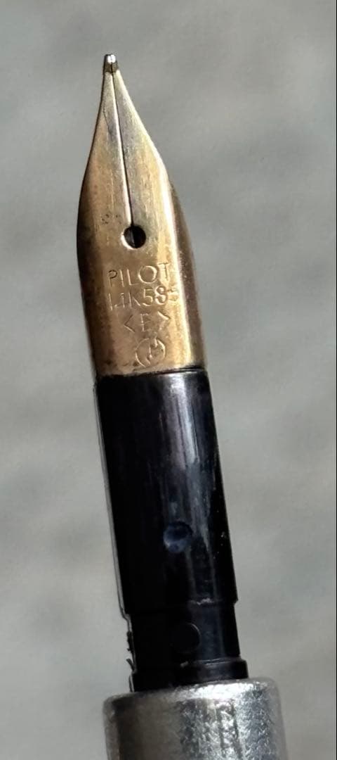 PILOT パイロット　キャップレス　capless蝕刻　万年筆　廃番