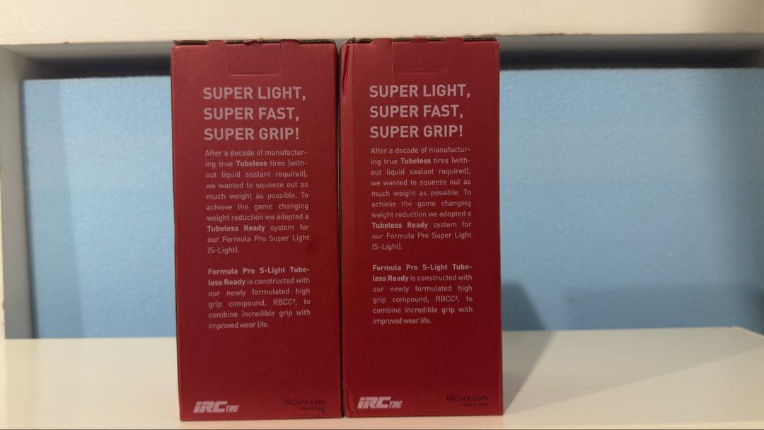 IRC FORMULA PRO TLR S-LIGHT 700x28C 2本