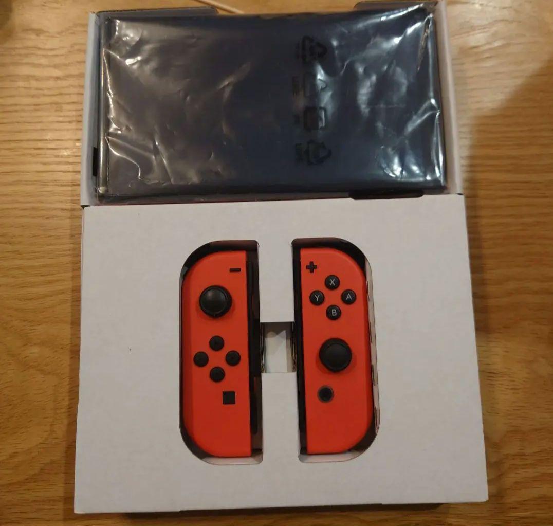 NintendoSwitchマリオレッド本体セット充電グリップ2個