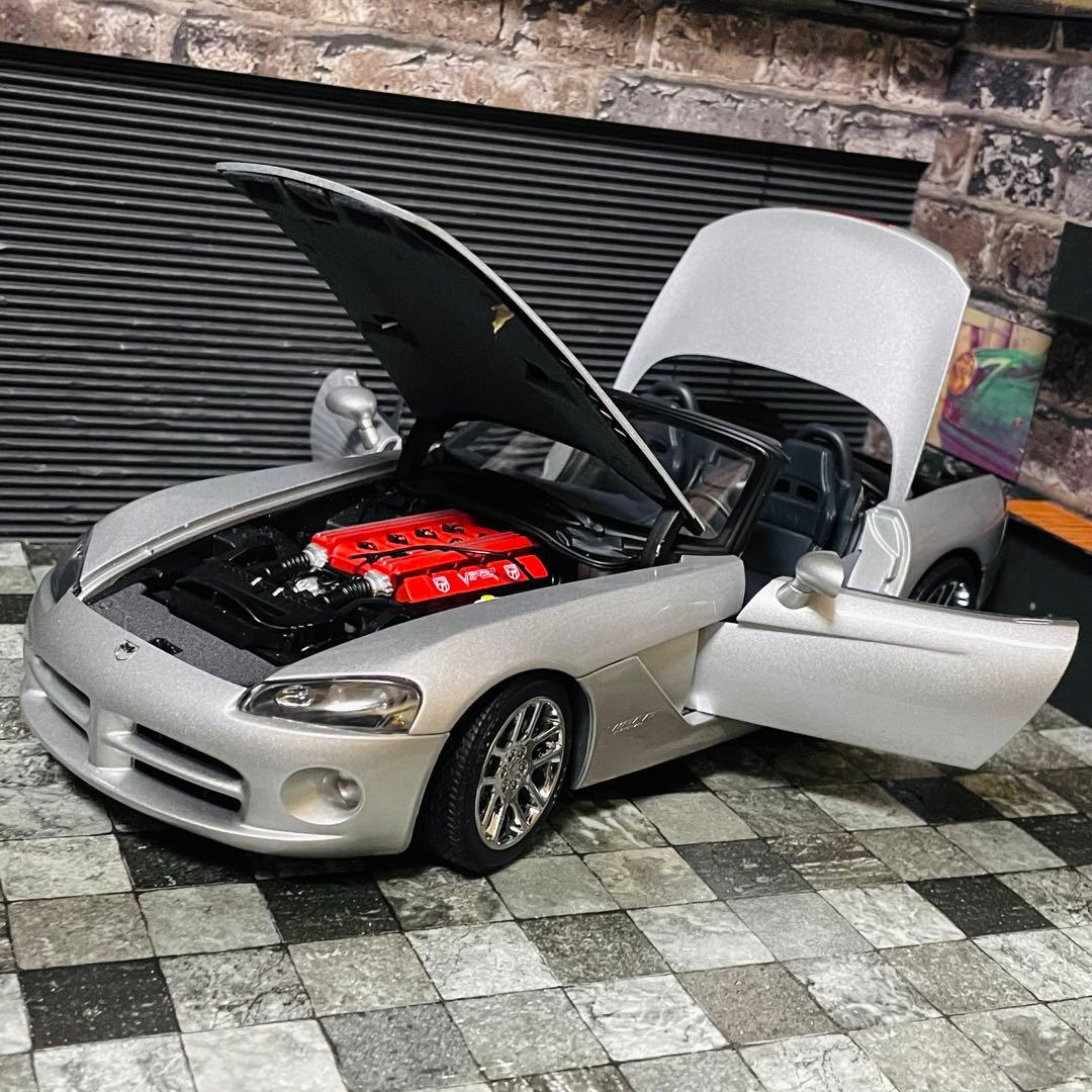 1/18 AUTOart ダッジ バイパー SRT-10 コンバーチブル