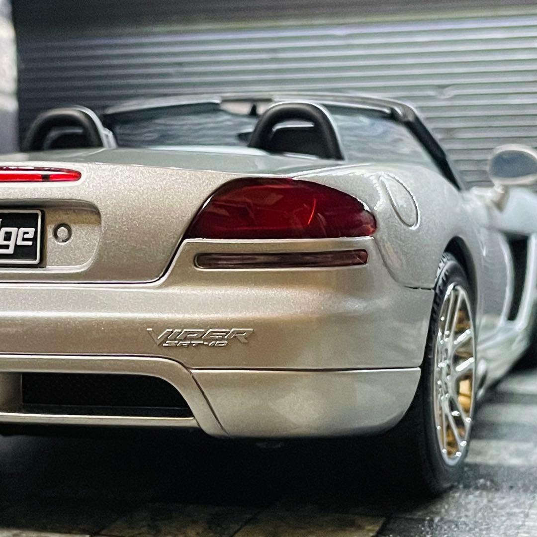 1/18 AUTOart ダッジ バイパー SRT-10 コンバーチブル