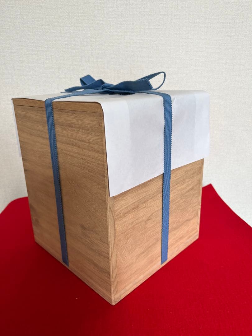 日本工芸会正会員 中田一於 淡青釉裏銀彩 草花文 壺 管理N39