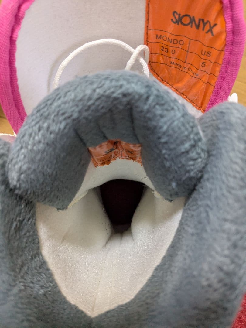 SIONYX ホワイト/ピンク　バイン ブーツセット　子供、レディース用