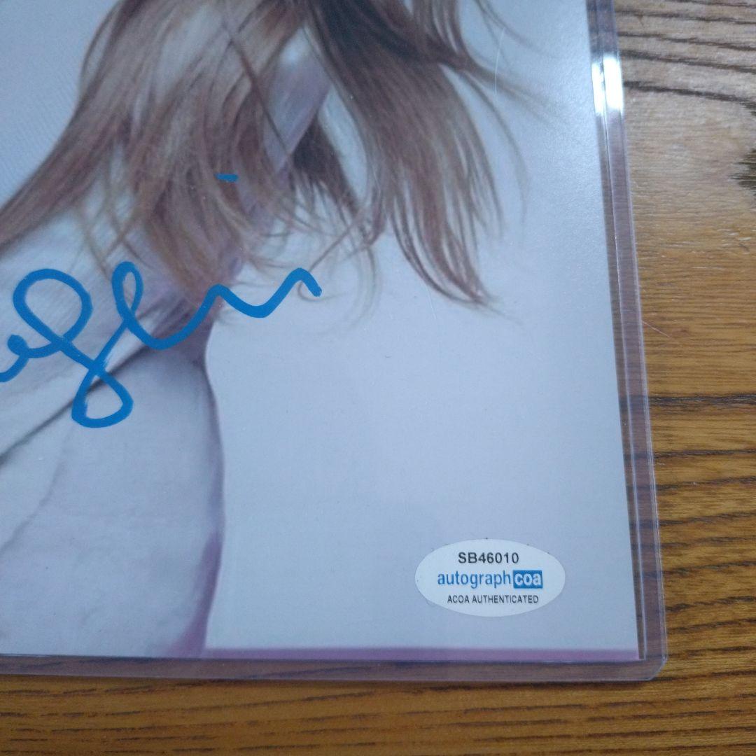 アマンダ・セイフライド（セイフリッド）サイン　オートグラフ　8×10インチ