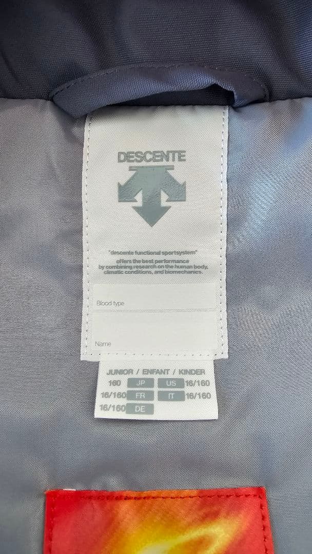 DESCENTEスキーウエア上下(子供用、１６０センチ)