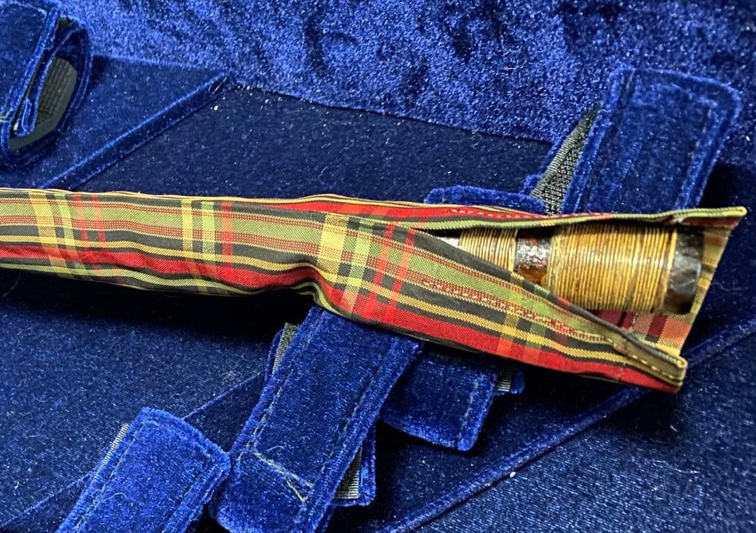 【極美品】篠笛 八本調子 （ドレミ調）眞風（しんぷう） 燻し煤竹